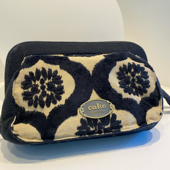 Black and Cream Cake Petunia baby bag wristlet - Picture 2 of 5